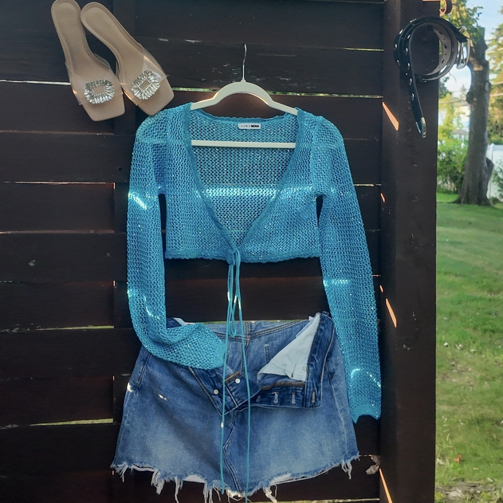 Fashion Nova Blue Knit Crop Top